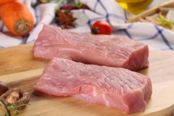 2万吨中央储备冻猪肉在路上