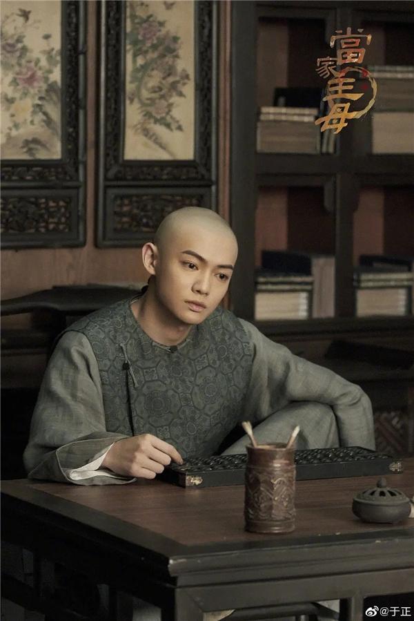 李逸男《当家主母》开播 “纨绔”二爷演绎另类反转