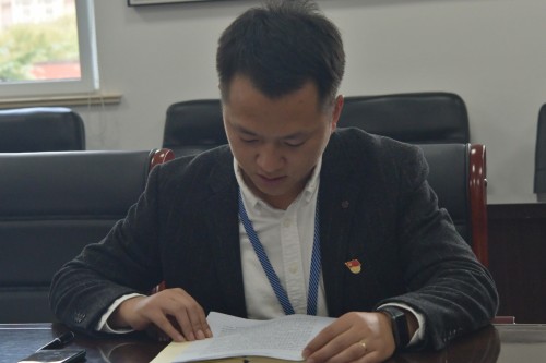 苏州托普学院召开党委理论学习中心组（扩大）   八次学习会