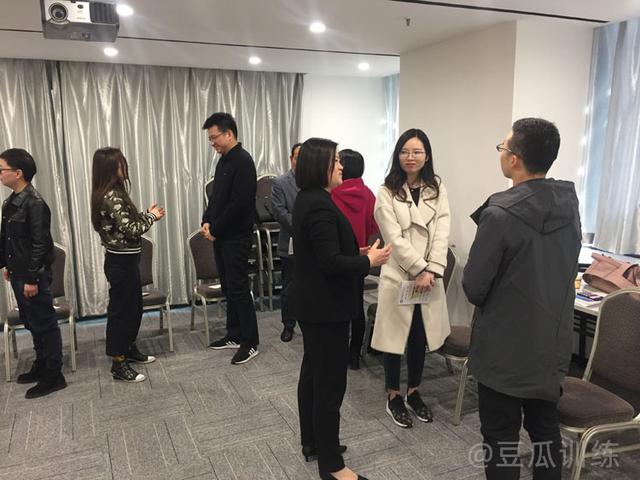 需要层次理论是谁提出的,从员工的五大需求层次理论