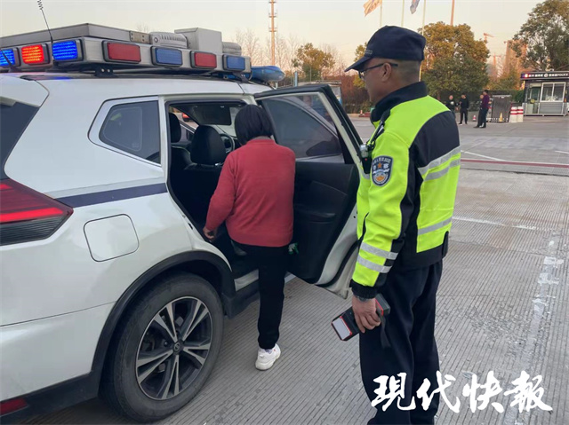 这也能忘？丈母娘服务区去了趟厕所，女婿竟把车开跑了