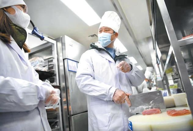 话剧《簋街》走进簋街实景排练