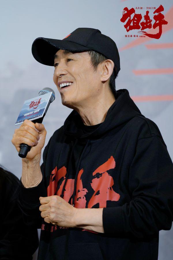 张艺谋电影《狙击手》观影场获好评 张译零片酬出演