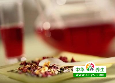 迫不得已看 春天适合喝的四款花草茶