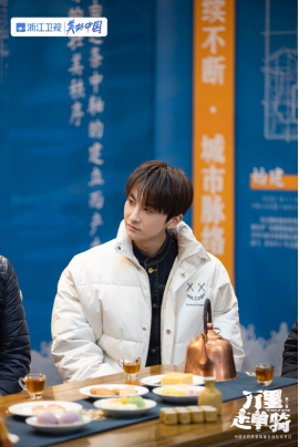 《      走单骑》   二季跨越时空行走北京中轴线
