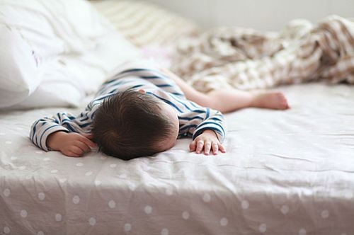 夏初睡午觉是 好是的健康养生 但很多人不容易