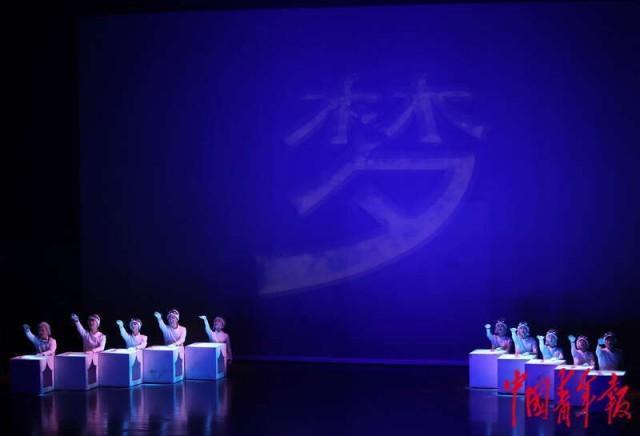 “冰墩墩”“雪容融”现身儿童音乐剧