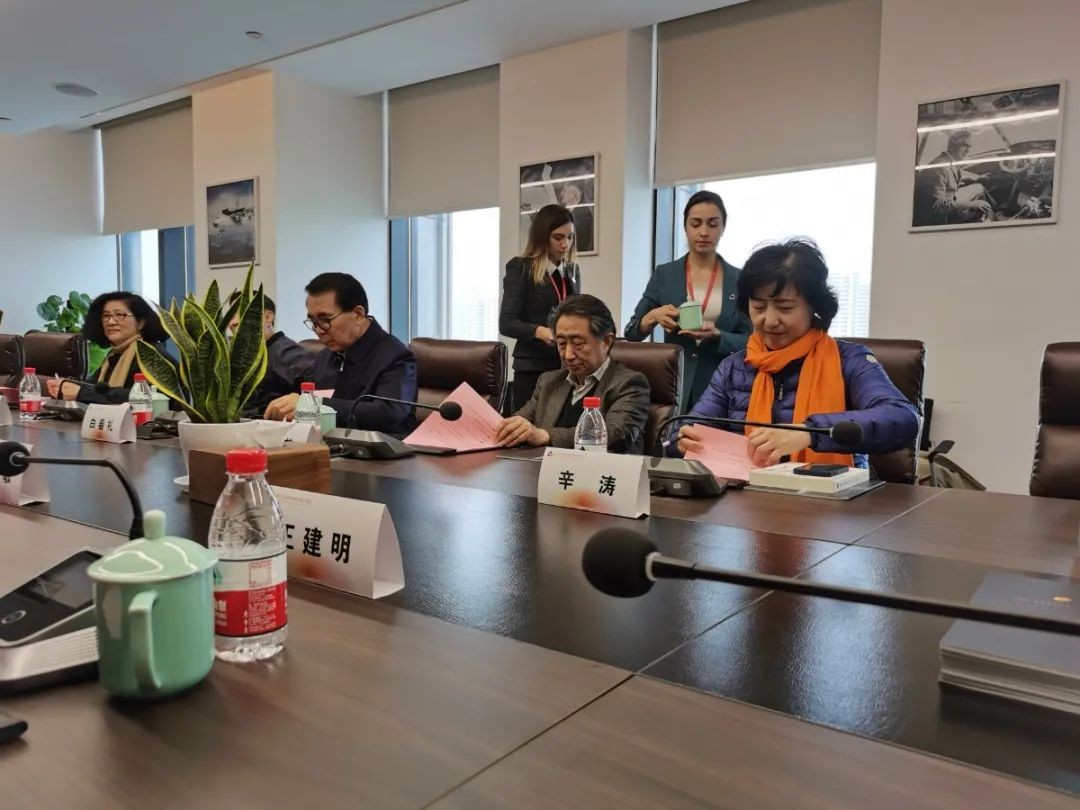中科院原院长白春礼对固建机器人建筑牛腿钢结构柔性制造系统给予高度评价