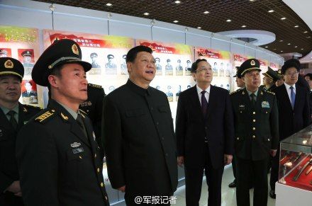 视察新疆军区某红军师