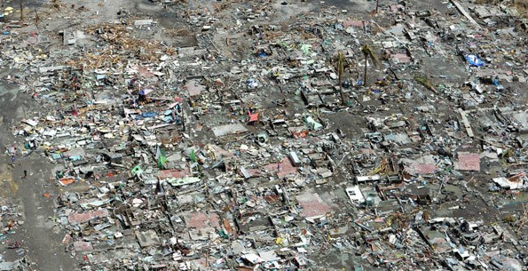 “海燕”已致菲1774人死亡 国家进入灾难状态