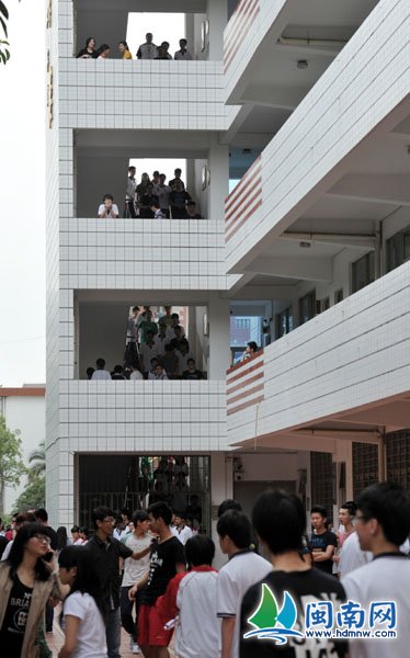 今日福建高考   一天 泉州6万学子参考