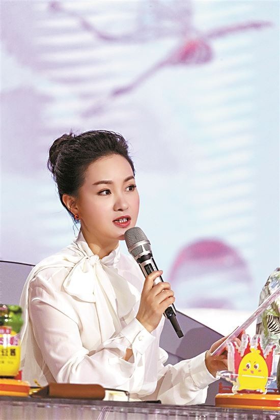 《春天花会开》雷佳期待更多青年人开发民歌宝库