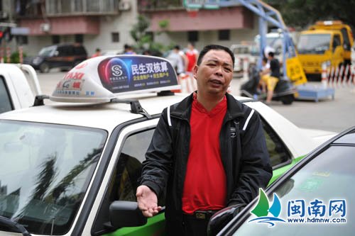 泉州7岁小孩抽搐昏迷 警车开道的哥闯红灯急送医