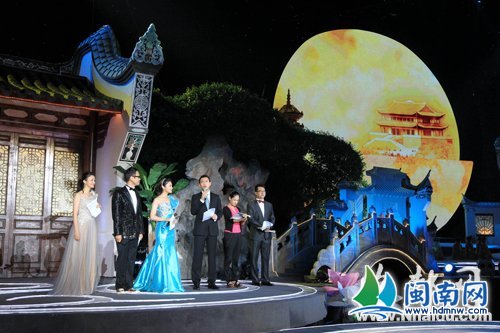 2012央视中秋晚会大腕亮相福建味浓