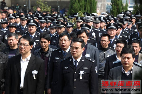 安溪县政府举行追悼会 千人泪别两位英雄