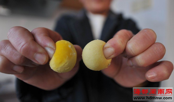 “橡皮蛋”惊现泉州 真假难辨