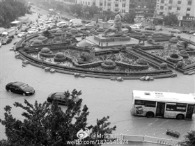 强降水致石狮路面积水严重 全城紧急开闸排水