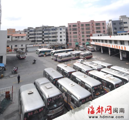承包老板突然“失踪” 承包31辆客车全部停运